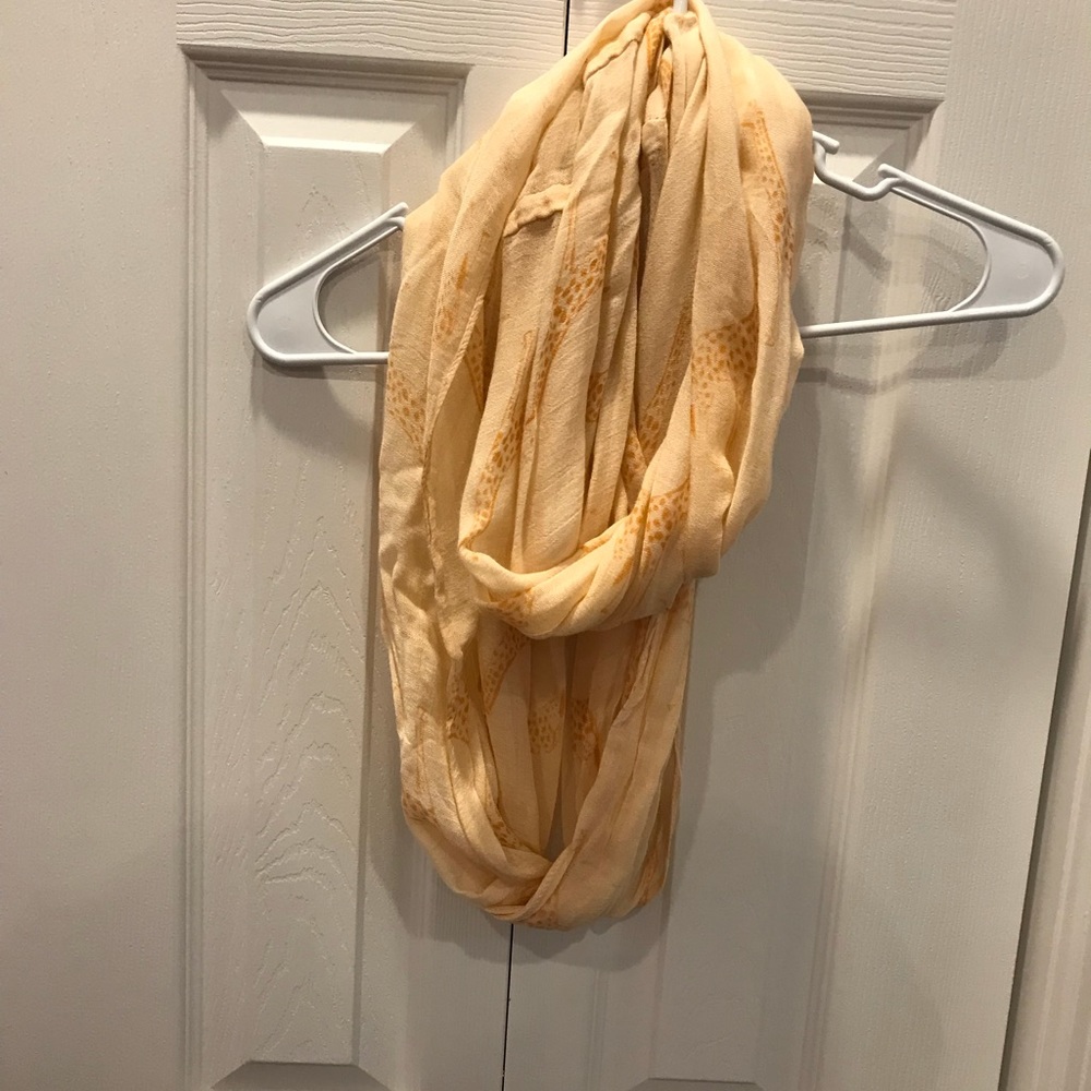Giraffe scarf